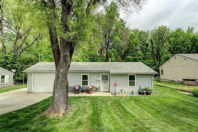 1st image of 1019 S 49th Dr