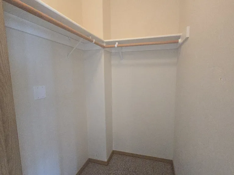 29 Stratford Dr — Photo 9