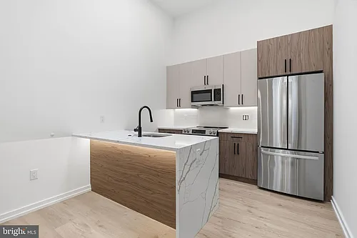 203 S 13th St #4C Photo 1