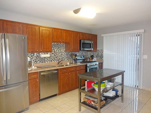 5th image of 63 Woodhill St #178