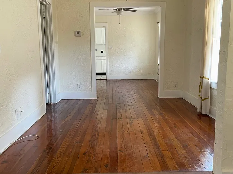 49 SW 13th St — Photo 5