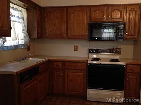 4th image of 22021 Hoffman St