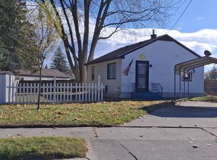 921 Raton Ct, Manitowoc, WI 54220