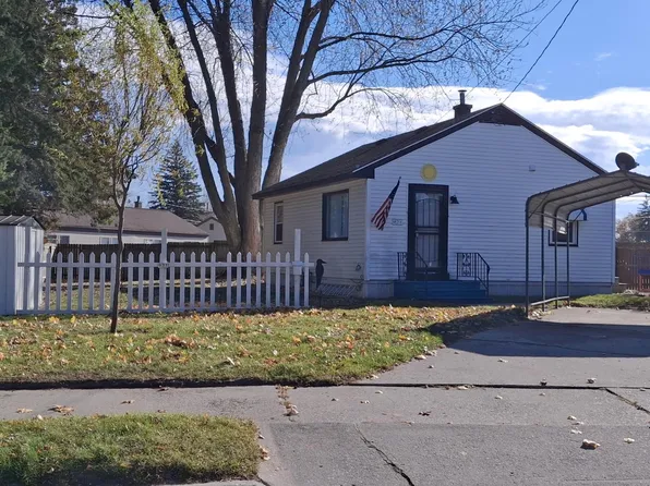 921 Raton Ct, Manitowoc, WI 54220