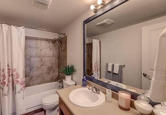 5th image of 10392 NE 12th St