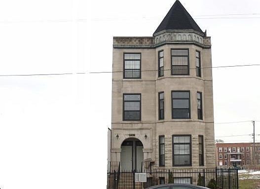 2nd image of 4127 S Indiana Ave