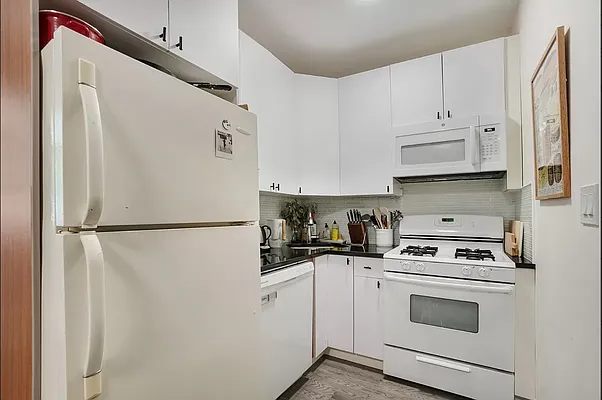 Rented by Compass | media 14