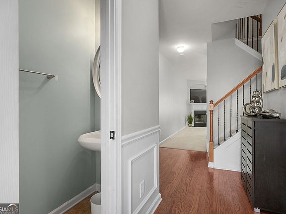 5th image of 7053 Creststone Way