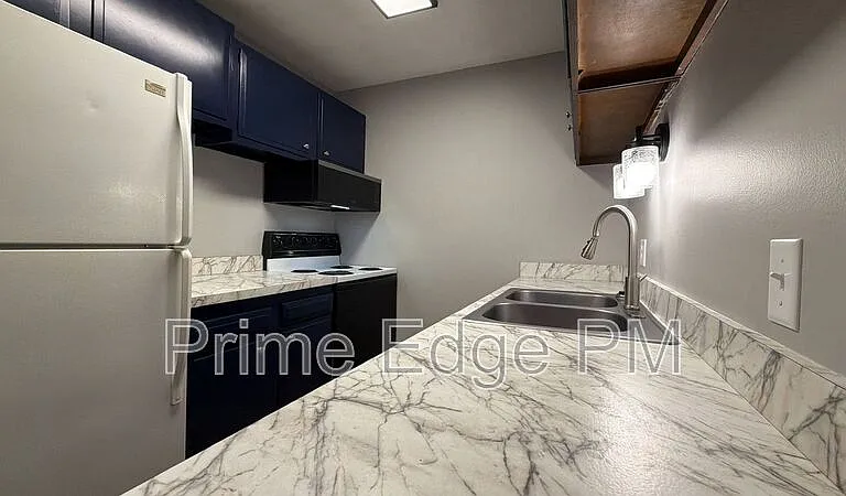 1109 N 28th St #6 — Photo 7
