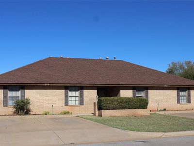 1309 Plains Ave, Weatherford, OK, 73096