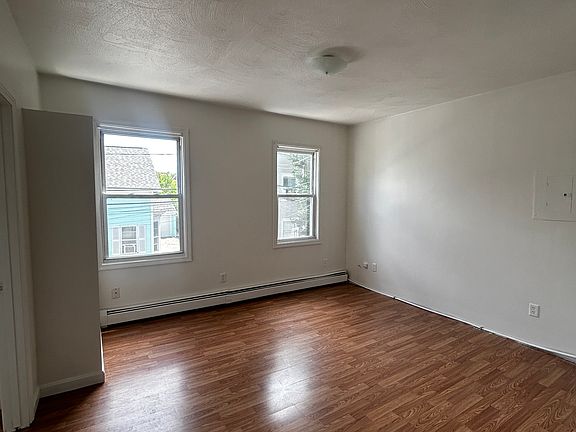 2nd image of 47 Courtland St #2