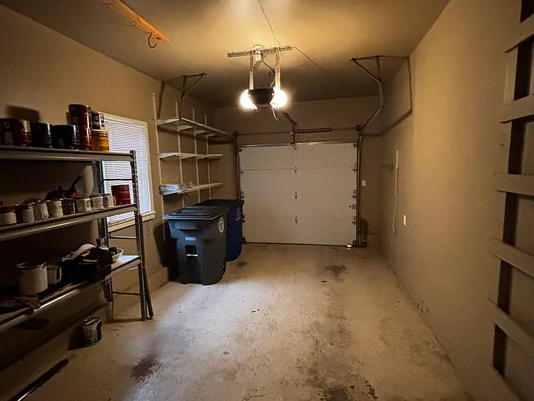 1326 E 32nd Pl — Photo 9