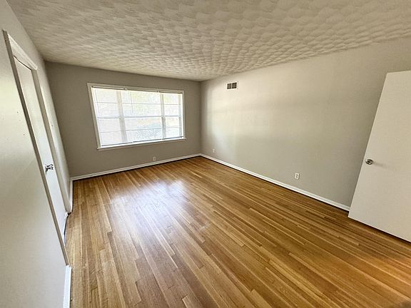 5th image of 3254 Gaylord Ln