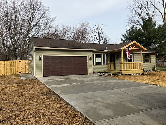 3rd image of 436 Maple Ave