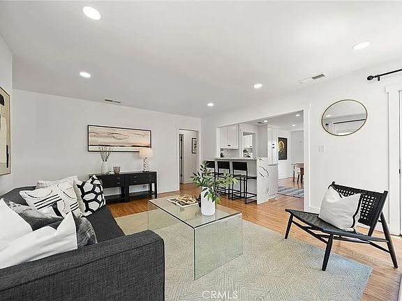 3rd image of 600 Ximeno Ave #600