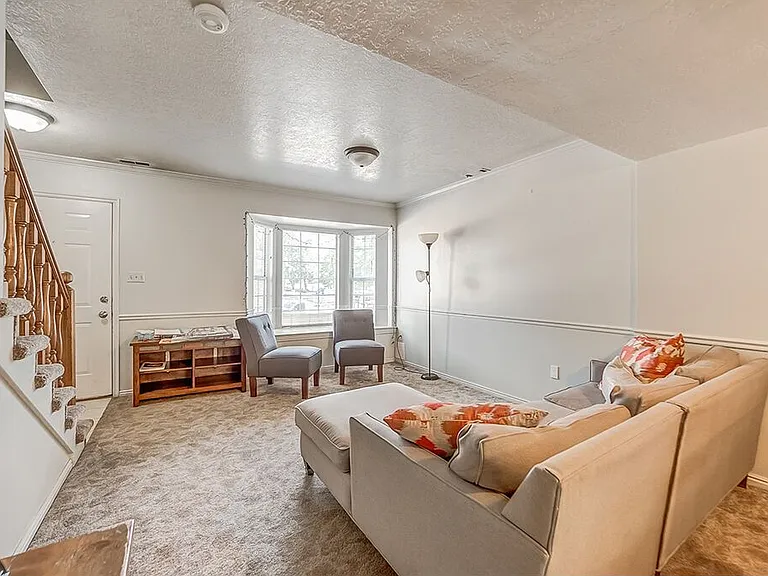 695 N 100 E #2 — Photo 3