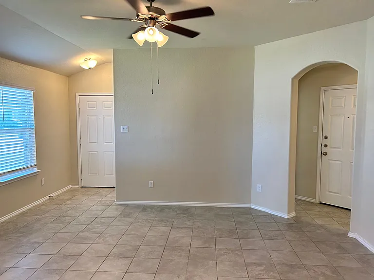 6400 Treiber Dr — Photo 5