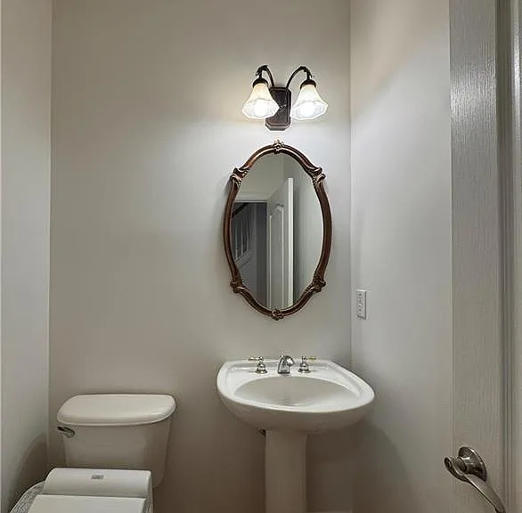 2545 Gadsen Walk — Photo 13