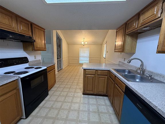4th image of 6011 Parkmeadow Dr