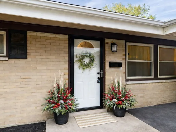 664 E Dorothy Ln, Dayton, OH 45419