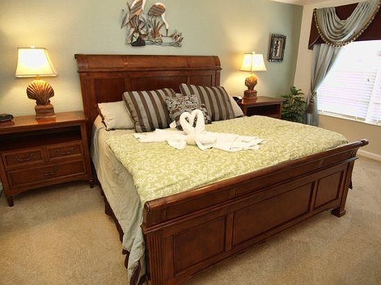 WH6P2644-King-Master-Bedroom