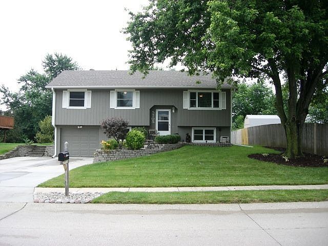 1st image of 5705 N 126th Ave