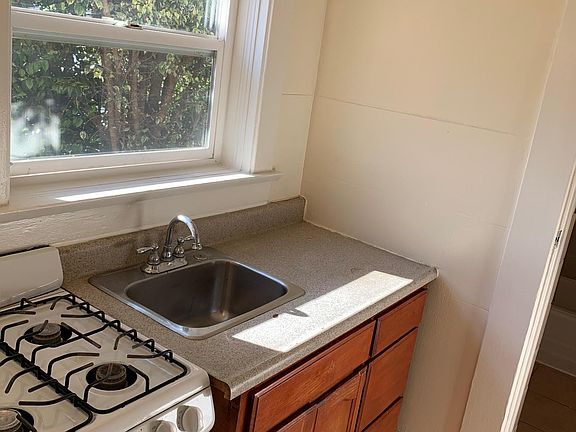 4th image of 3939 W 7th St #9