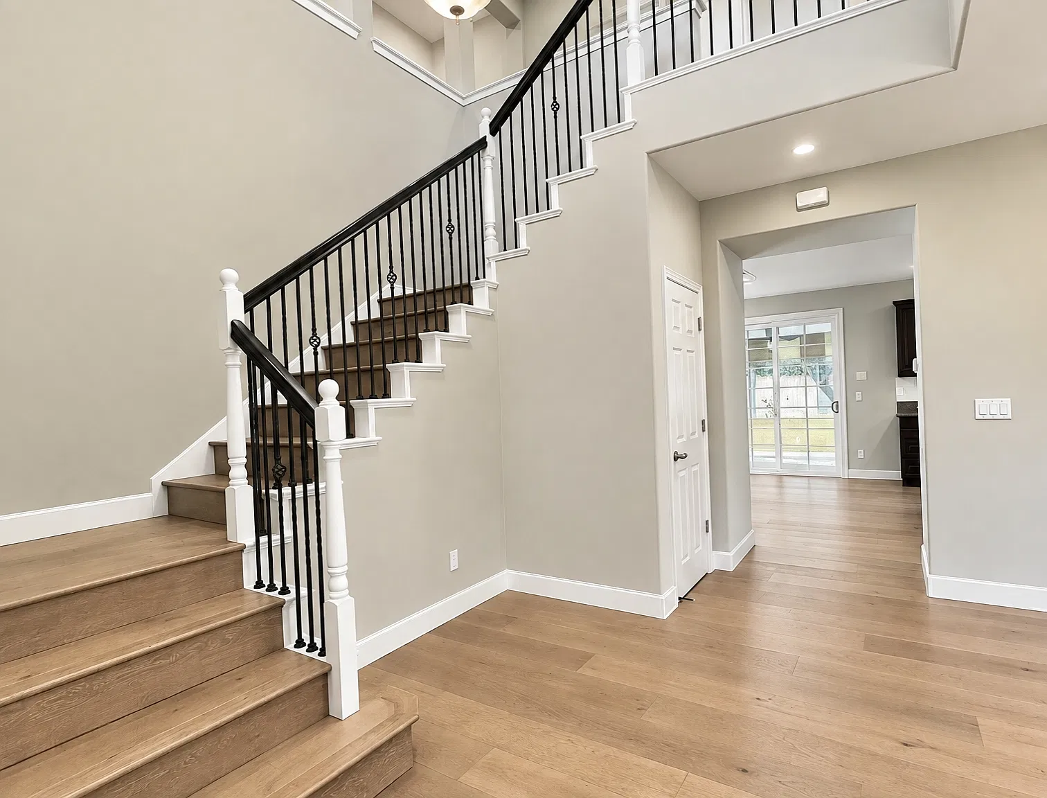6238 Murdock Way - House — Photo 4