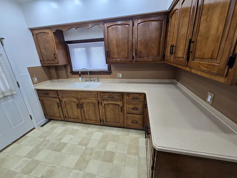 819 Sheridan St — Photo 5