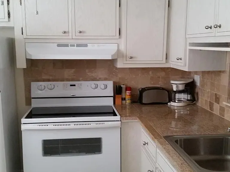 5061 W Oakland Park Blvd #206 — Photo 4
