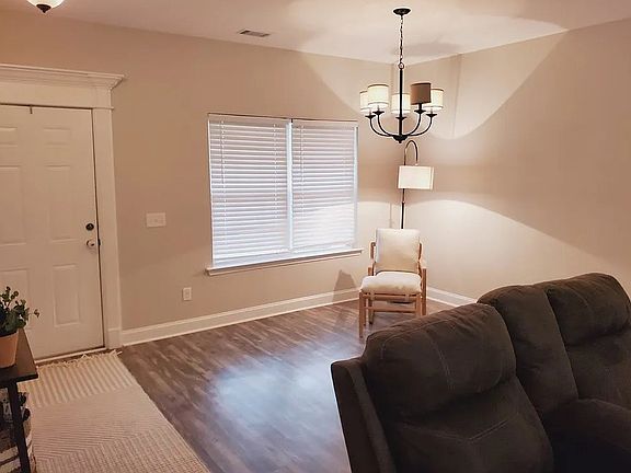 3rd image of 144 Kalynne Way NE