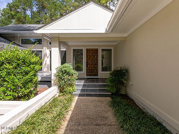 2nd image of 195 Lake Dornoch Drive