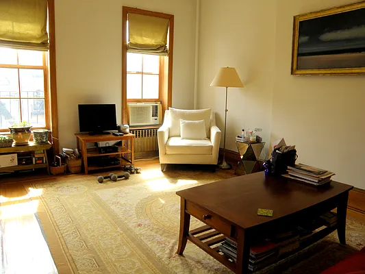 Rented by Vespa Properties Group | media 2