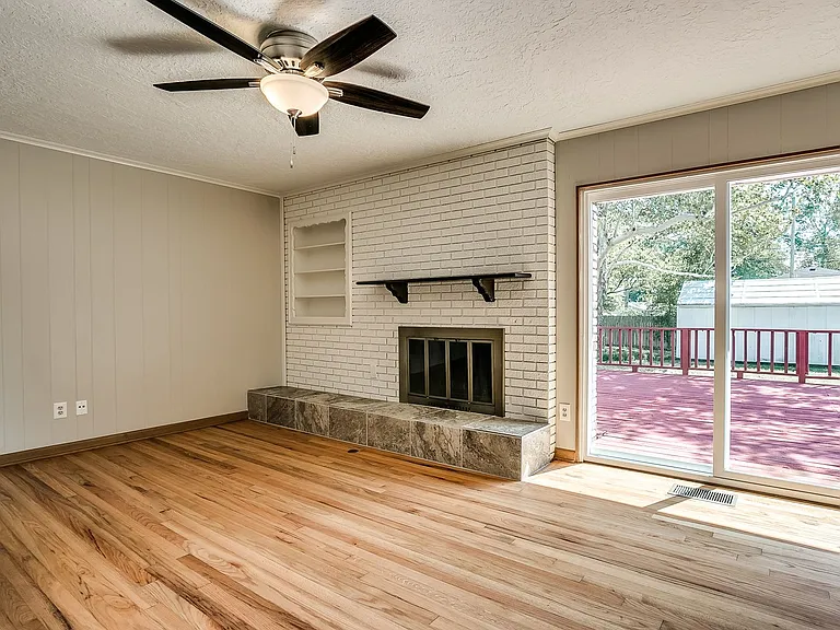 908 Birch Dr — Photo 10