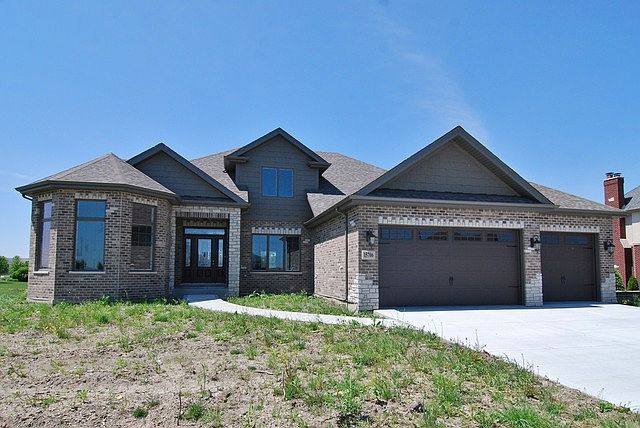 1st image of 15706 Jeanne Ln