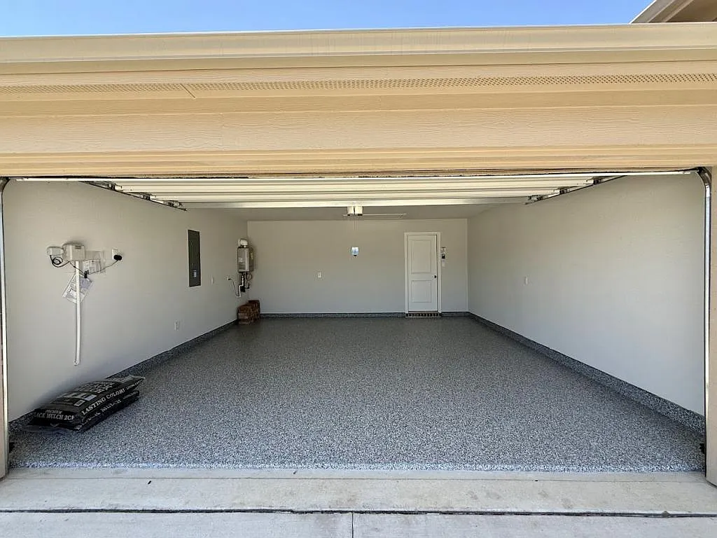 521 Bronze Cir W — Photo 4