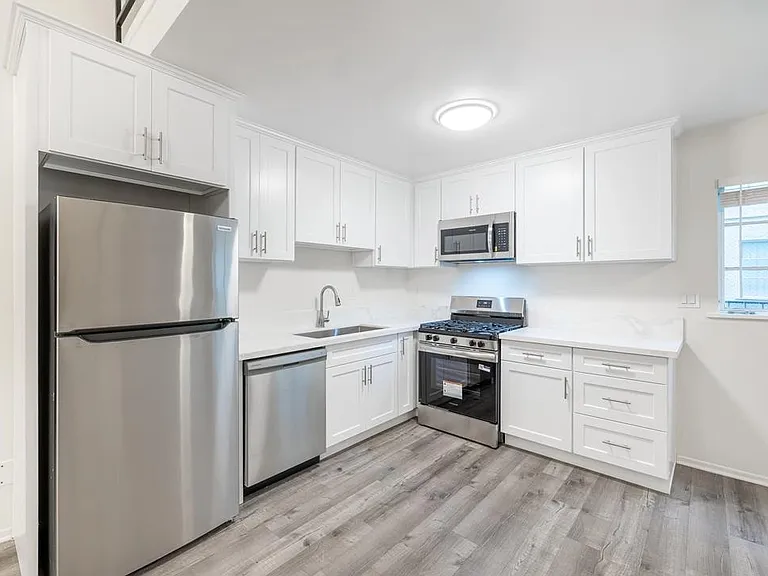 Las Casitas Apartments — Photo 13