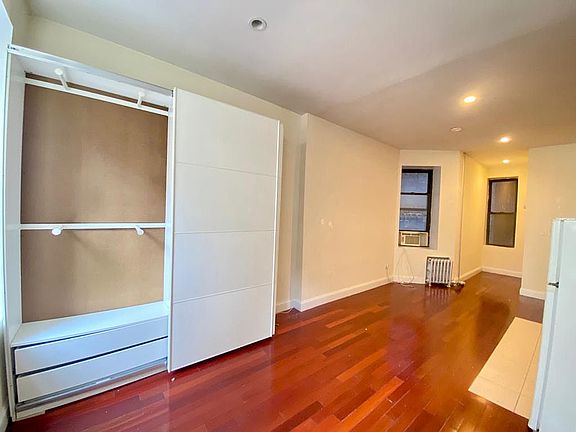 3rd image of 256 E 10th St #2W