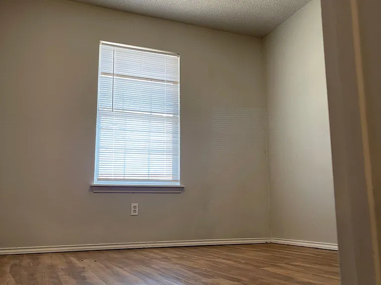 1110 Ironton Ave — Photo 5