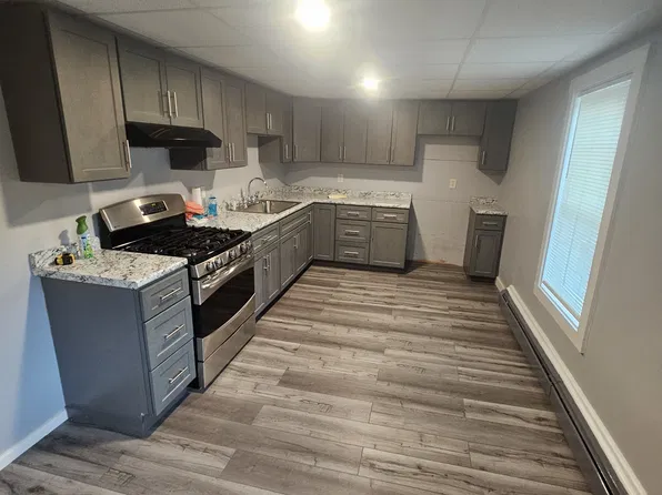 2190 Pleasant St APT 1, Fall River, MA 02723