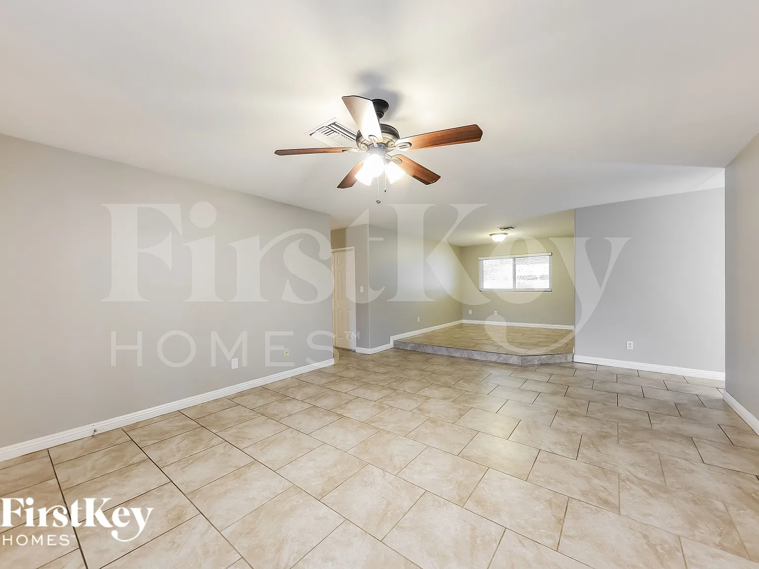 3 bed, 2.0 bath, 1428 sqft, $2,160 — Photo 4