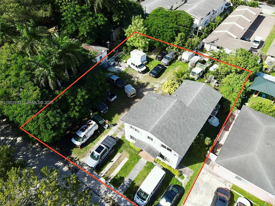 2nd image of 147 NE 9th St