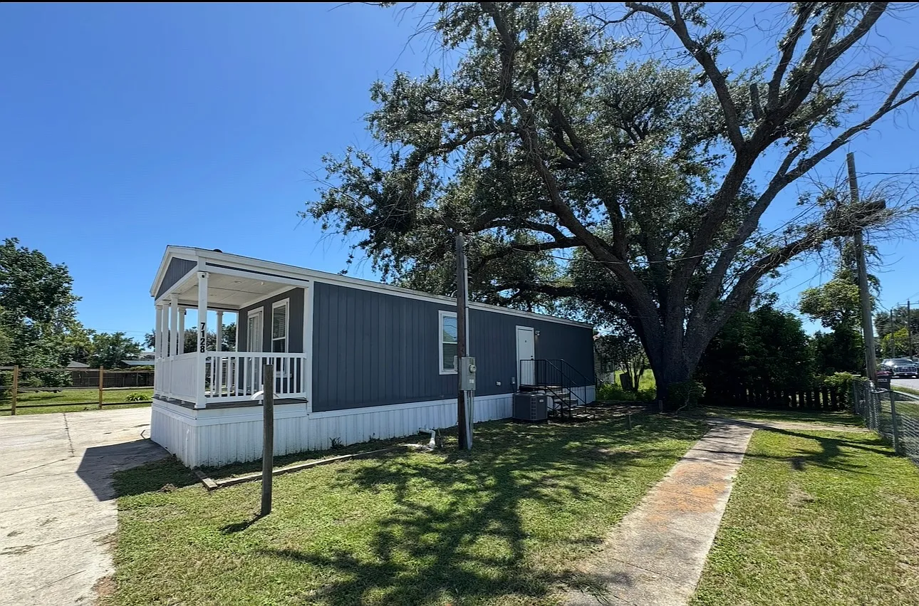 2 bed, 800 sqft, $1,550 — Photo 2