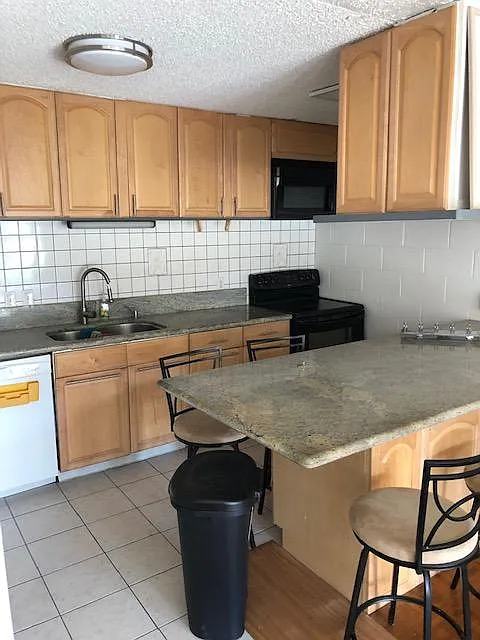 1687 Pensacola St — Photo 2