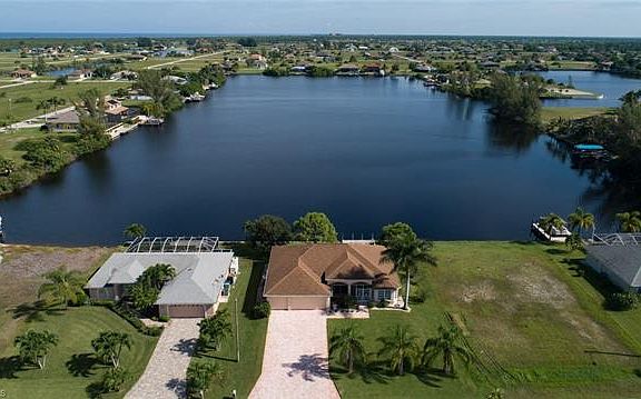 3rd image of 4337 NW 28th St