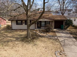 300 Lincolnshire Blvd, Belleville, IL 62221