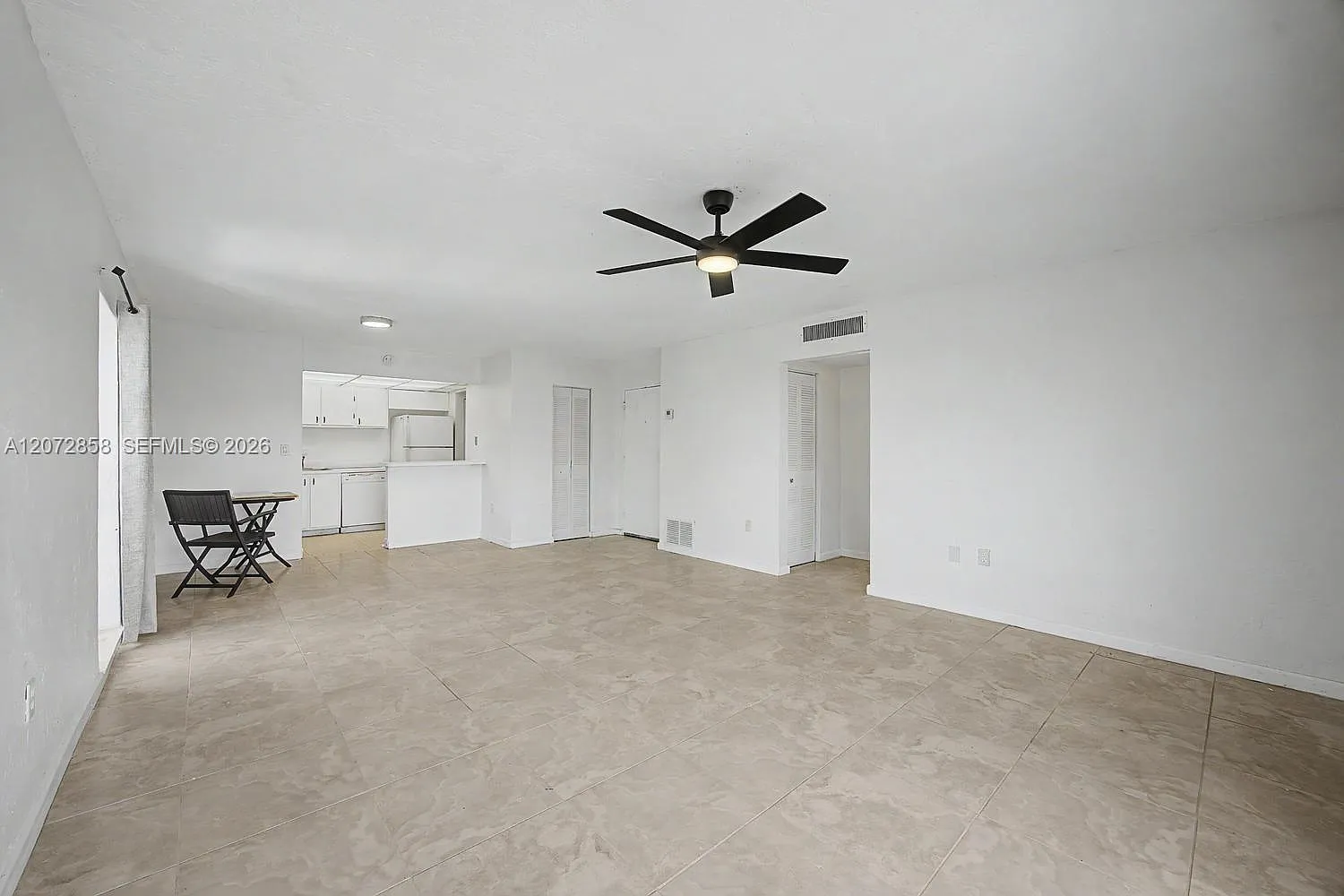 Dadeland Grove Condo — Photo 4