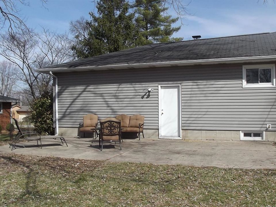1st image of 215 Lee Dr