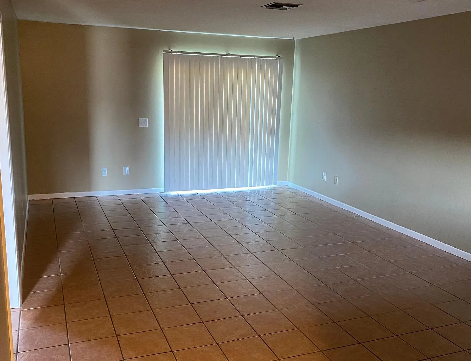 2 bed, 900 sqft, $1,000 — Photo 4