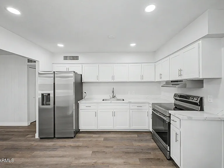4214 W Lewis Ave — Photo 10